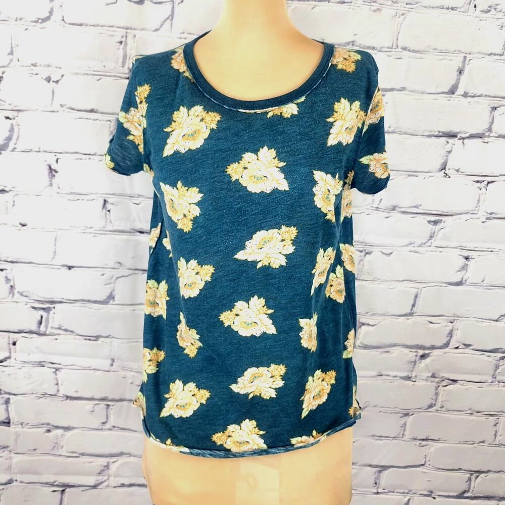 We the free T-Shirt Floral Clare Womens M Fairycore Roses Romantic Casual
